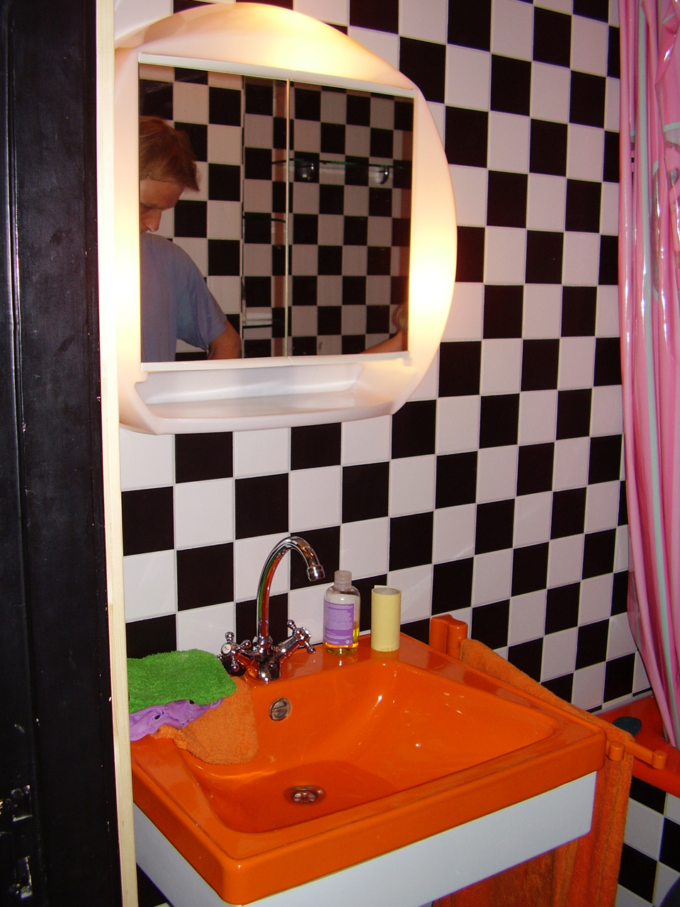 Badkamer renovatie in jaren 70 stijl